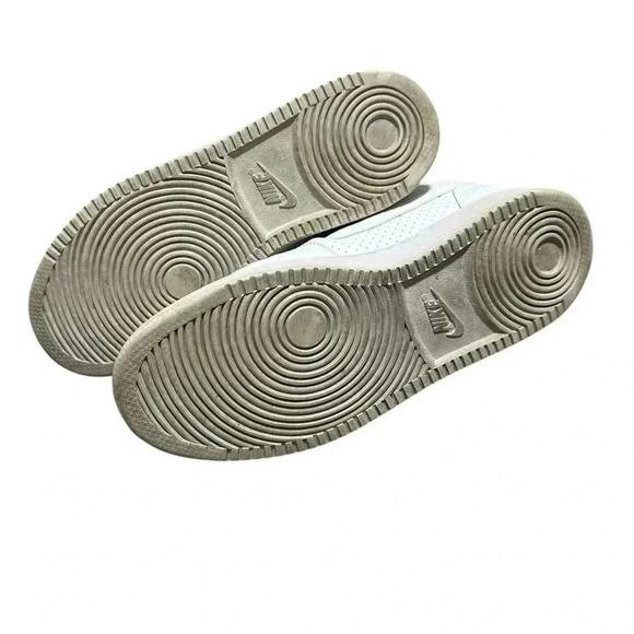 WOMENS WHITE NIKE HIGHTOP SNEAKERS - Picture 4 of 5